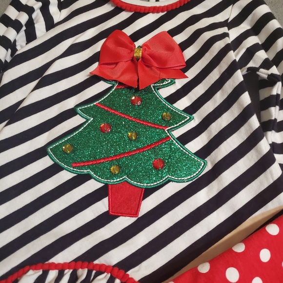 Girls Rare Edition size 4, two piece Christmas outfit - Picture 3 of 3